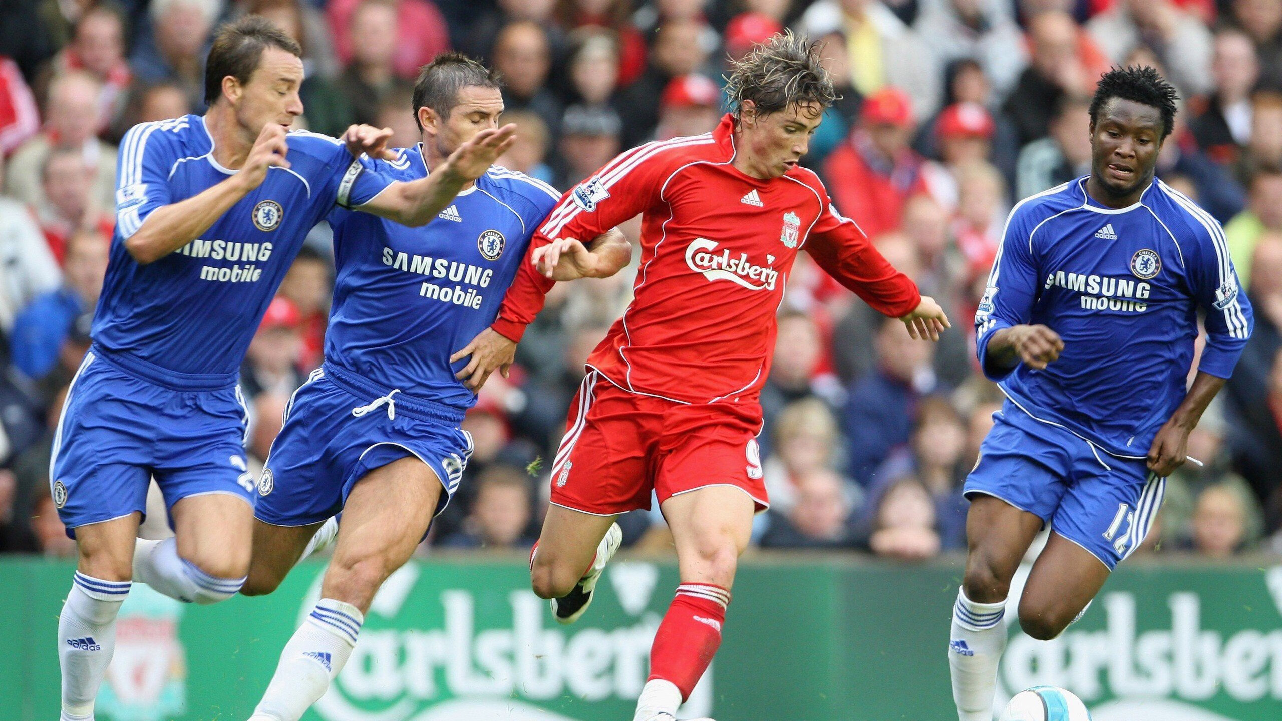 《新款电竞装备登场:为职业选手量身定制》,电竞套件